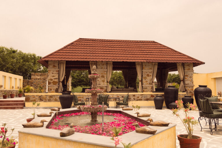 neem sarai sariska exterior image