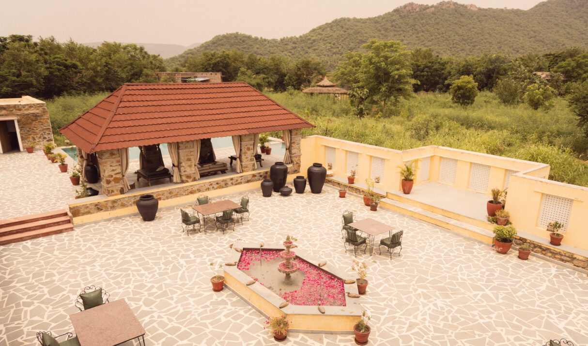 What Makes a Luxury Nature Stay Different from a Heritage Hotel?